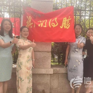 直擊高考：旗袍、紅T恤還不夠 有家長帶上萌寵來送考