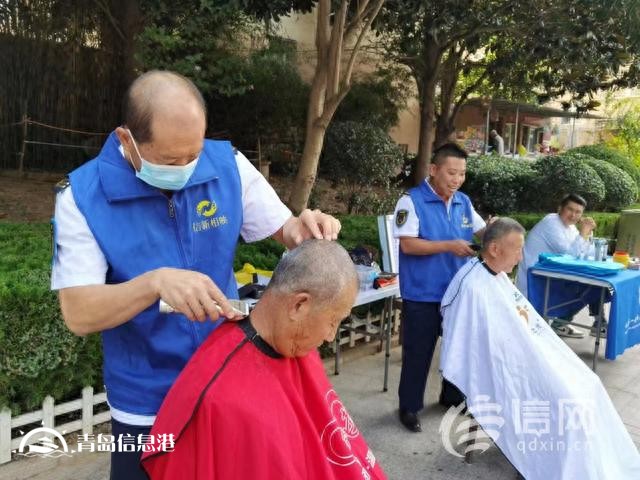 信新相映走進(jìn)少山路社區(qū) 家電維修“專(zhuān)業(yè)戶(hù)”讓居民幸福感滿(mǎn)滿(mǎn)