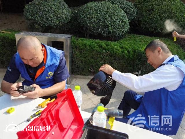 信新相映走進(jìn)少山路社區(qū) 家電維修“專(zhuān)業(yè)戶(hù)”讓居民幸福感滿(mǎn)滿(mǎn)