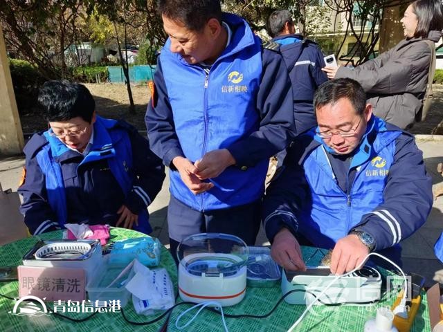 寒風(fēng)凜冽服務(wù)不停 信新相映便民服務(wù)大集走進書院路社區(qū)