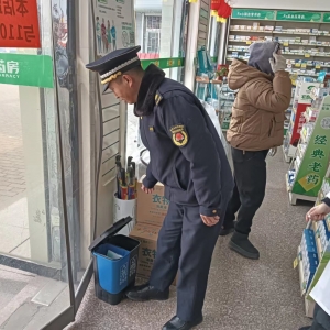 南村執(zhí)法中隊(duì)加強(qiáng)節(jié)前垃圾分類(lèi)執(zhí)法宣傳！
