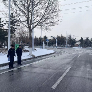 平度市東閣街道綜合行政執(zhí)法中隊有效防治揚(yáng)塵污染,改善大氣環(huán)境質(zhì)量 ...