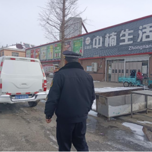 云山鎮(zhèn)綜合行政執(zhí)法中隊清理占路經(jīng)營
