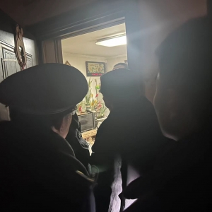 “加強養(yǎng)犬管理，共創(chuàng)文明城市”同和執(zhí)法中隊調查不文明養(yǎng)犬行為 ... ...