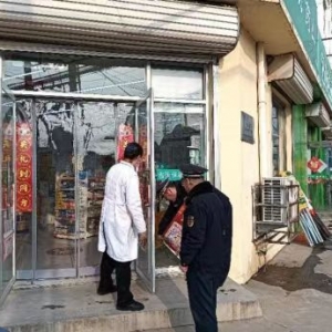 信用+執(zhí)法”治理小廣告，扮靚城鎮(zhèn)新風貌