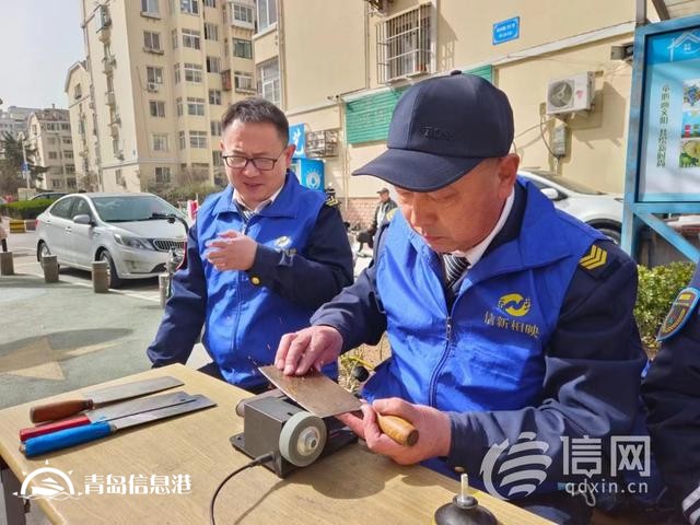 “一站式”幫居民解難題 香港中路街道開(kāi)展便民服務(wù)大集