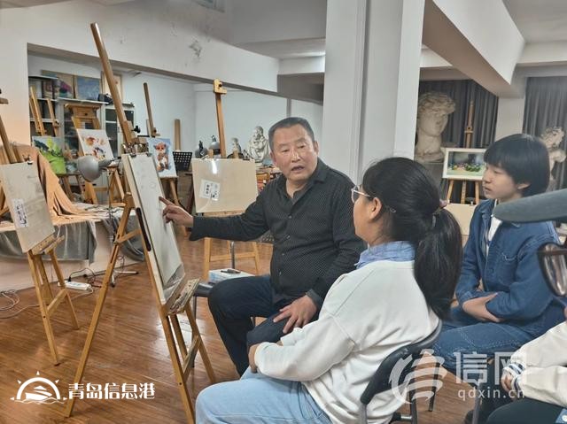 白天上班晚上學(xué)特長 青島市北區(qū)藝術(shù)夜校受到市民追捧
