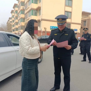 普法進社區(qū)，構(gòu)建法治新篇章