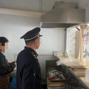 連軸轉(zhuǎn)！為轄區(qū)餐飲單位 “體檢”