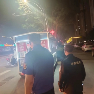 亮點(diǎn)工作：同和執(zhí)法中隊(duì)“夜間行動，清理占路經(jīng)營”