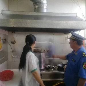 整治“油煙味”，守護(hù)“煙火氣”