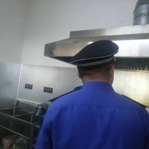 嚴(yán)查“油煙氣”，抓實餐飲油煙執(zhí)法檢查！