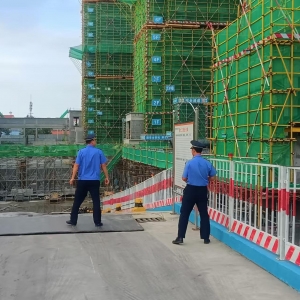 李園街道綜合行政執(zhí)法中隊：開展揚塵污染整治 “城管藍(lán)”守護(hù)“天空藍(lán)” ...