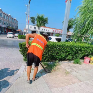 深度清理校園周邊環(huán)境衛(wèi)生 “凈”候開(kāi)學(xué)季