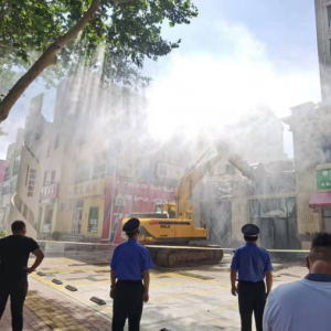 群策群力，攻堅(jiān)克難，積極拆除違法建筑