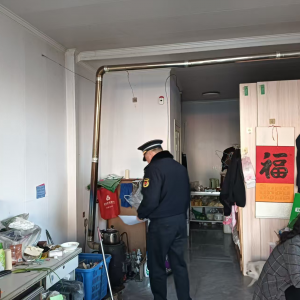 李園街道綜合行政執(zhí)法中隊(duì)：節(jié)前市容秩序整治，給城市“美顏”迎新年 ...