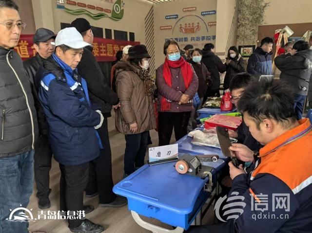 ?臺(tái)柳路社區(qū)開(kāi)展“紅柳情”便民小專(zhuān)場(chǎng)活動(dòng) 磨刀服務(wù)又添“新”力