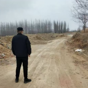 平度市東閣街道執(zhí)法中隊對隨意傾倒建筑垃圾說“不”，改善轄區(qū)環(huán)境 ...