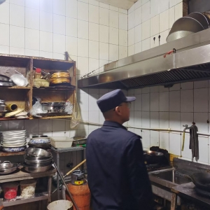 同和中隊(duì)：“信用+執(zhí)法”守護(hù)城市“煙火氣”， 凈化餐飲“油煙味” ...