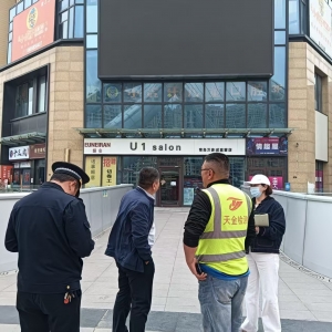 李園街道綜合行政執(zhí)法中隊：整治違規(guī)廣告，提升城市“靚”度 ...